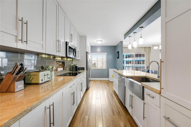 3850 Washington St 702, Hollywood, FL 33021