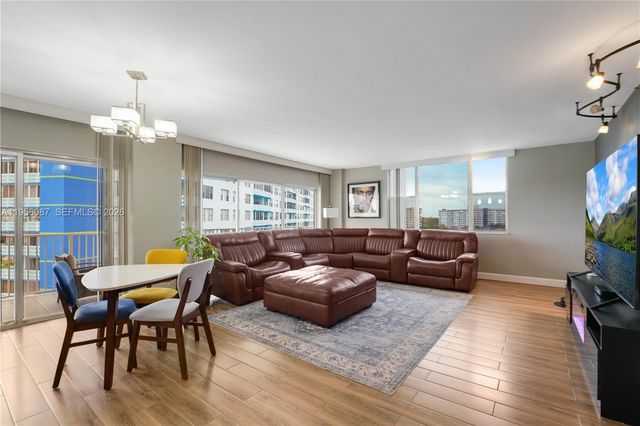 3850 Washington St 702, Hollywood, FL 33021