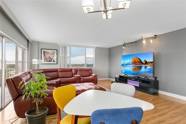 3850 Washington St 702, Hollywood, FL 33021