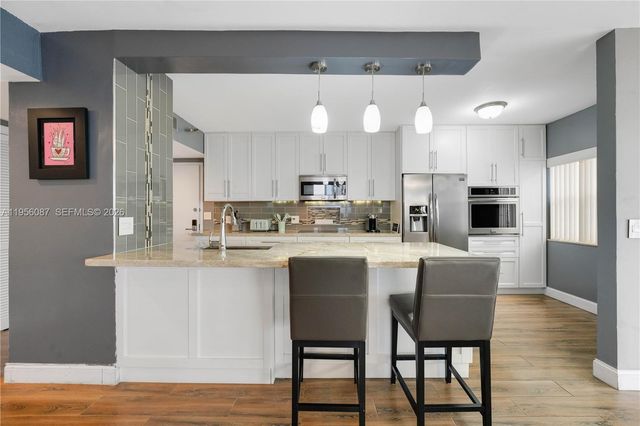 3850 Washington St 702, Hollywood, FL 33021