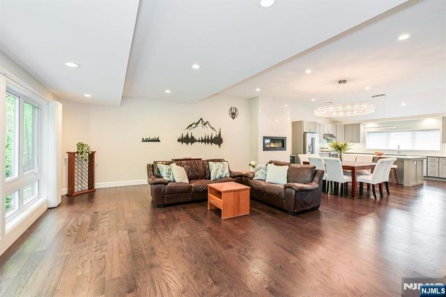 655 Floyd Street, Englewood Cliffs, NJ 07632