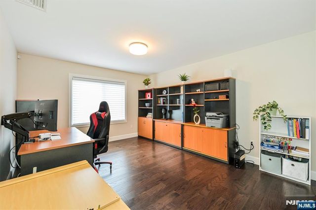 655 Floyd Street, Englewood Cliffs, NJ 07632