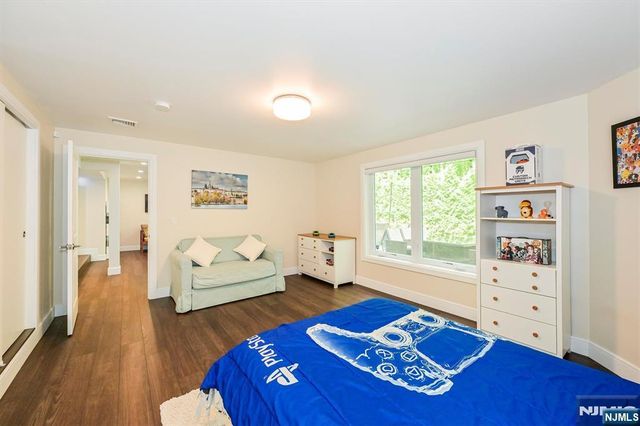 655 Floyd Street, Englewood Cliffs, NJ 07632