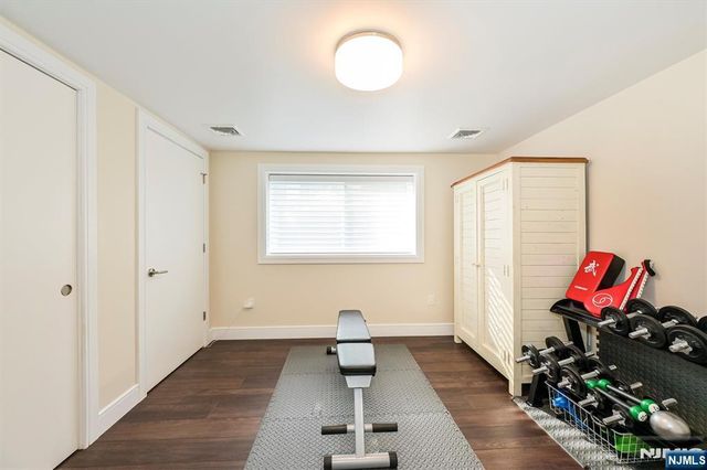 655 Floyd Street, Englewood Cliffs, NJ 07632