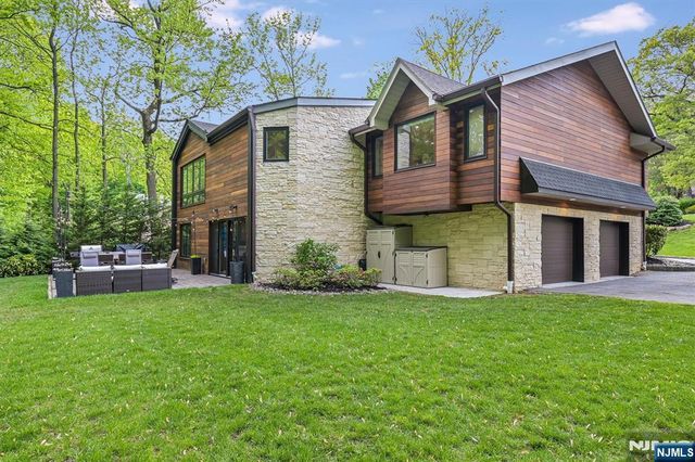 655 Floyd Street, Englewood Cliffs, NJ 07632