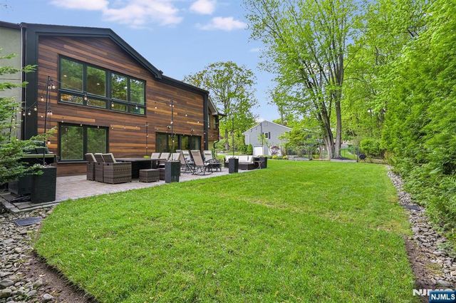 655 Floyd Street, Englewood Cliffs, NJ 07632