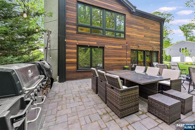 655 Floyd Street, Englewood Cliffs, NJ 07632