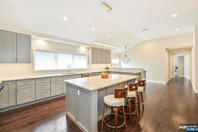 655 Floyd Street, Englewood Cliffs, NJ 07632