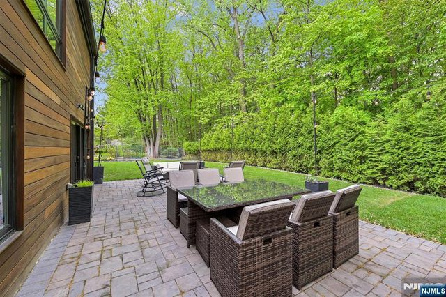 655 Floyd Street, Englewood Cliffs, NJ 07632