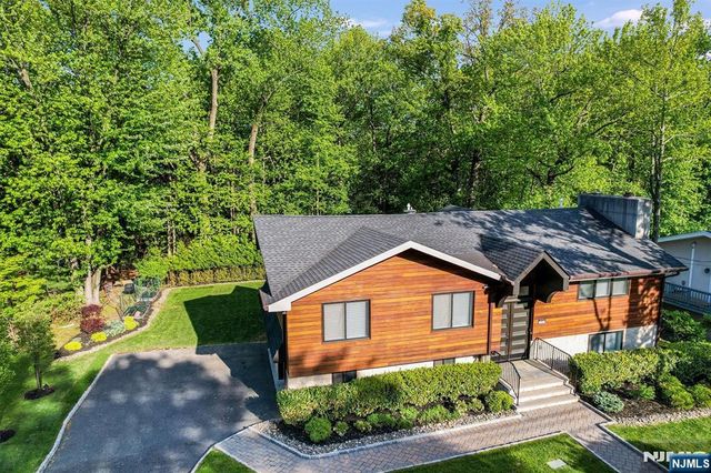 655 Floyd Street, Englewood Cliffs, NJ 07632