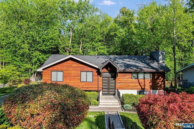 655 Floyd Street, Englewood Cliffs, NJ 07632