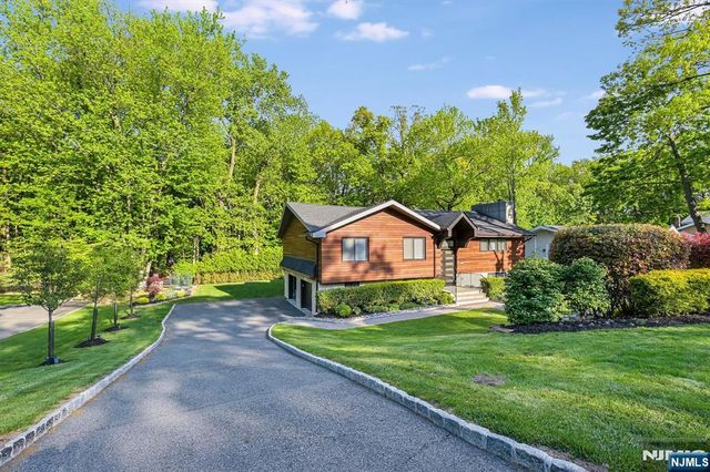 655 Floyd Street, Englewood Cliffs, NJ 07632