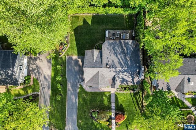 655 Floyd Street, Englewood Cliffs, NJ 07632