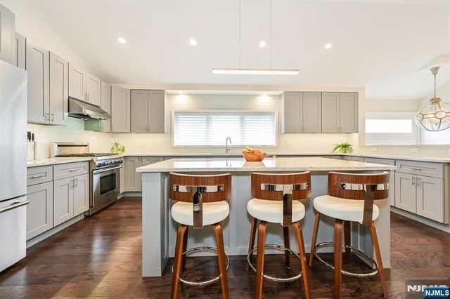 655 Floyd Street, Englewood Cliffs, NJ 07632