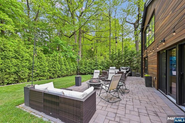 655 Floyd Street, Englewood Cliffs, NJ 07632