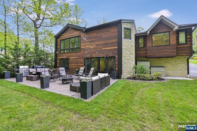 655 Floyd Street, Englewood Cliffs, NJ 07632