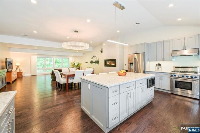 655 Floyd Street, Englewood Cliffs, NJ 07632