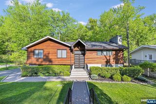 655 Floyd Street, Englewood Cliffs, NJ 07632