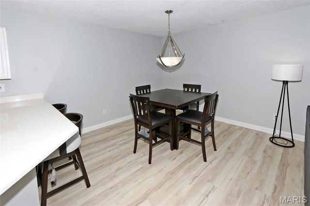 1324 Holgate Drive E2, Ballwin, MO 63021