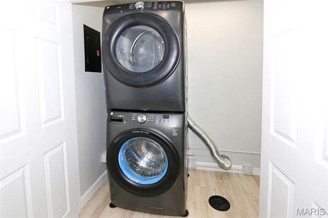 1324 Holgate Drive E2, Ballwin, MO 63021