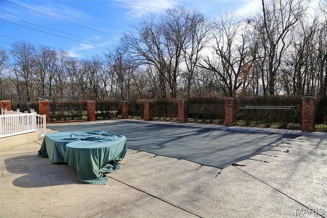 1324 Holgate Drive E2, Ballwin, MO 63021