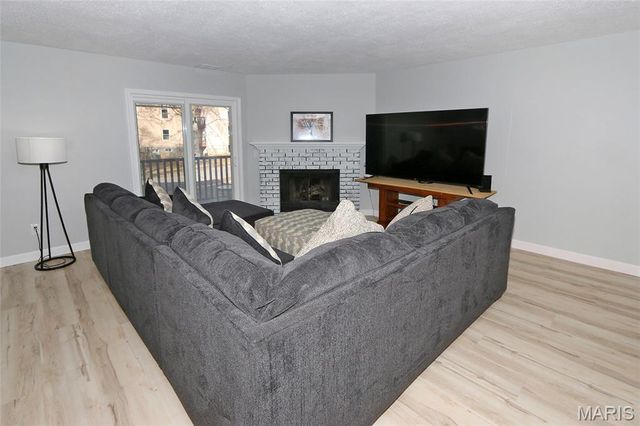 1324 Holgate Drive E2, Ballwin, MO 63021