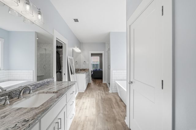 2319 Pleasant Cove, Conway, AR 72034