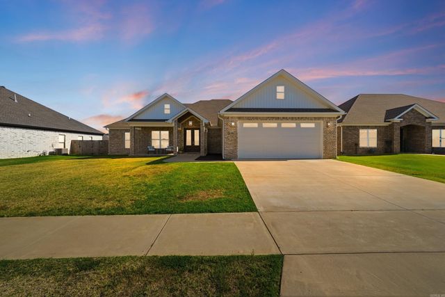 2319 Pleasant Cove, Conway, AR 72034