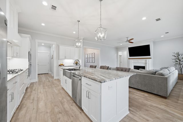2319 Pleasant Cove, Conway, AR 72034
