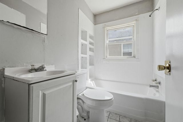 2178 Safford Avenue, Columbus, OH 43223