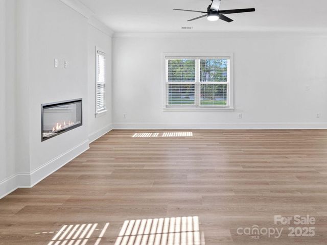 6712 W Sugar Creek Road, Charlotte, NC 28269