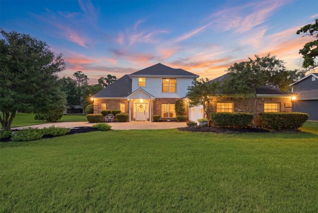 303 Kiowa Drive W, Lake Kiowa, TX 76240