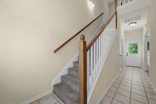 303 Kiowa Drive W, Lake Kiowa, TX 76240