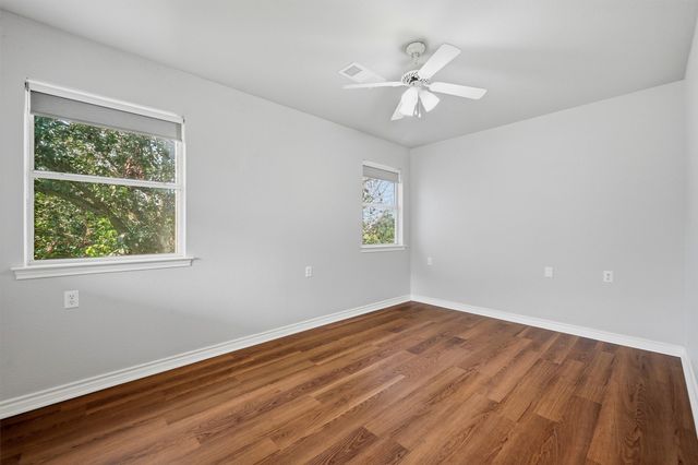 303 Kiowa Drive W, Lake Kiowa, TX 76240