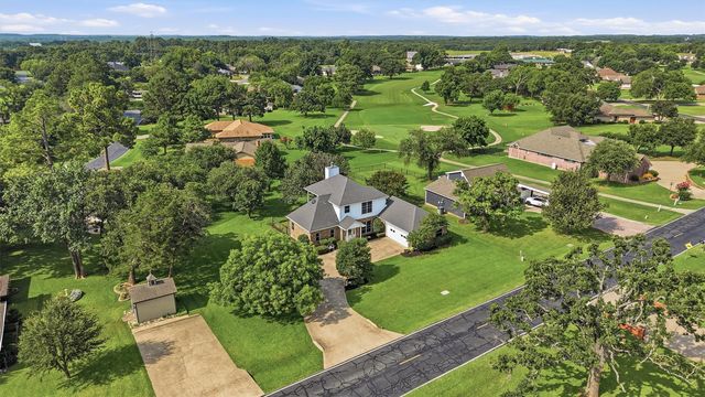 303 Kiowa Drive W, Lake Kiowa, TX 76240