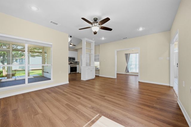 303 Kiowa Drive W, Lake Kiowa, TX 76240