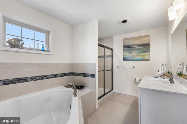 32 WALKILL RD, Little Egg Harbor Twp, NJ 08087