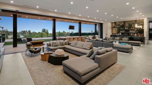 1140 Summit Drive, Beverly Hills, CA 90210