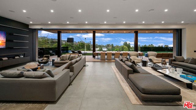 1140 Summit Drive, Beverly Hills, CA 90210