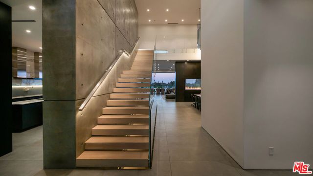 1140 Summit Drive, Beverly Hills, CA 90210