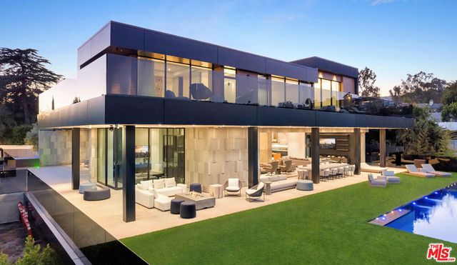 1140 Summit Drive, Beverly Hills, CA 90210