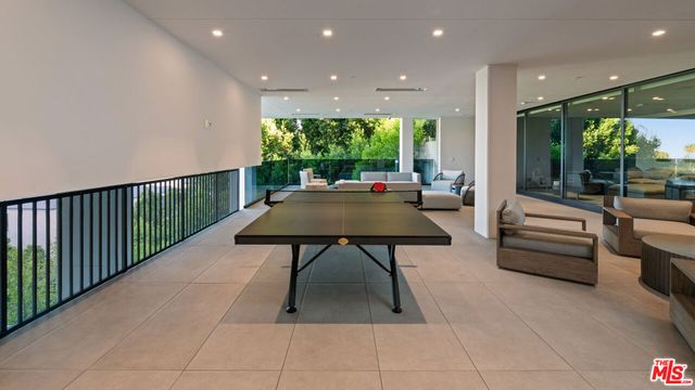 1140 Summit Drive, Beverly Hills, CA 90210