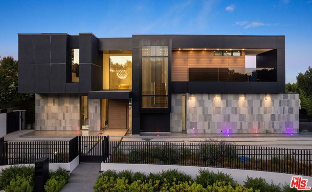 1140 Summit Drive, Beverly Hills, CA 90210