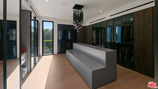 1140 Summit Drive, Beverly Hills, CA 90210