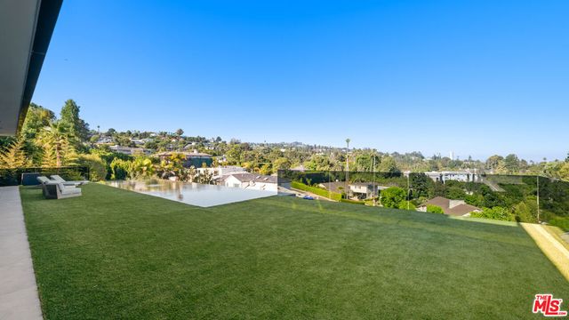 1140 Summit Drive, Beverly Hills, CA 90210