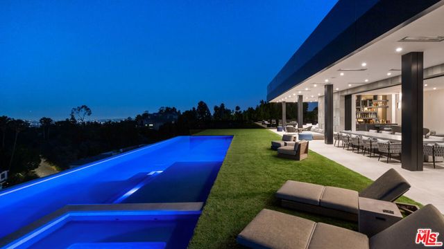 1140 Summit Drive, Beverly Hills, CA 90210