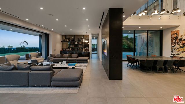 1140 Summit Drive, Beverly Hills, CA 90210