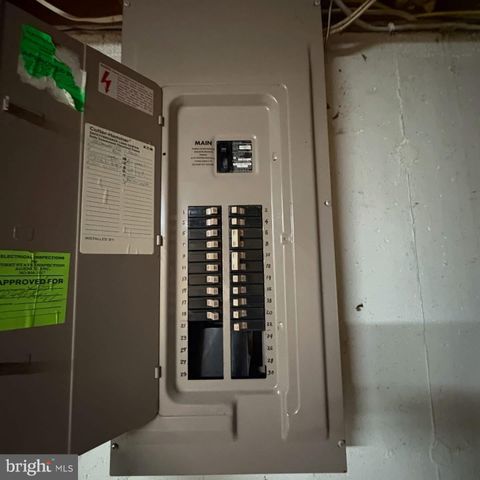 1221 GARFIELD DR, Dover, DE 19901