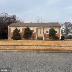 1221 GARFIELD DR, Dover, DE 19901