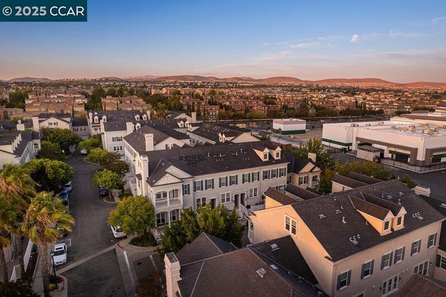 3783 Dunmore Ln, Dublin, CA 94568